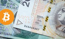 Banknoty PLN i bitcoin